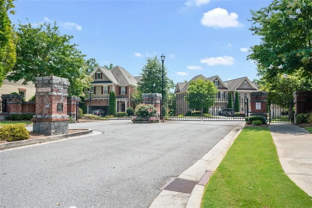 7510 Stoneridge Drive, Atlanta, Georgia 30328, 3 Bedrooms Bedrooms, ,3 BathroomsBathrooms,Residential,Sold,7510 Stoneridge Drive,6931264