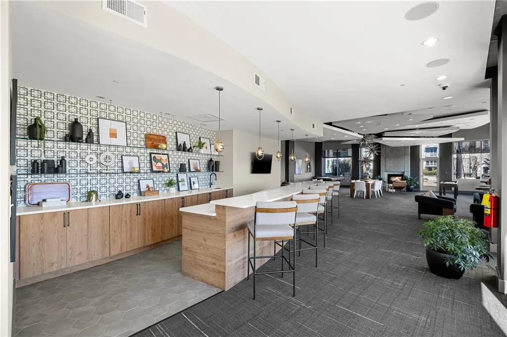 250 Pharr Road Ne Unit 2101, Atlanta, Georgia 30305, 2 Bedrooms Bedrooms, ,2 BathroomsBathrooms,Residential,For Sale,250 Pharr Road Ne Unit 2101,7547873 250 Pharr Road Ne Unit 2101, Atlanta, Georgia 30305, 2 Bedrooms Bedrooms, ,2 BathroomsBathrooms,Residential,For Sale,250 Pharr Road Ne Unit 2101,7547873