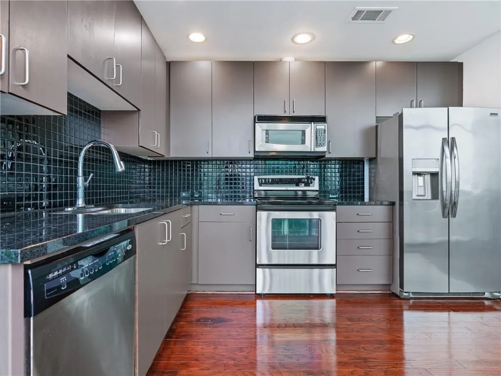 250 Pharr Road Ne Unit 2101, Atlanta, Georgia 30305, 2 Bedrooms Bedrooms, ,2 BathroomsBathrooms,Residential,For Sale,250 Pharr Road Ne Unit 2101,7547873 250 Pharr Road Ne Unit 2101, Atlanta, Georgia 30305, 2 Bedrooms Bedrooms, ,2 BathroomsBathrooms,Residential,For Sale,250 Pharr Road Ne Unit 2101,7547873