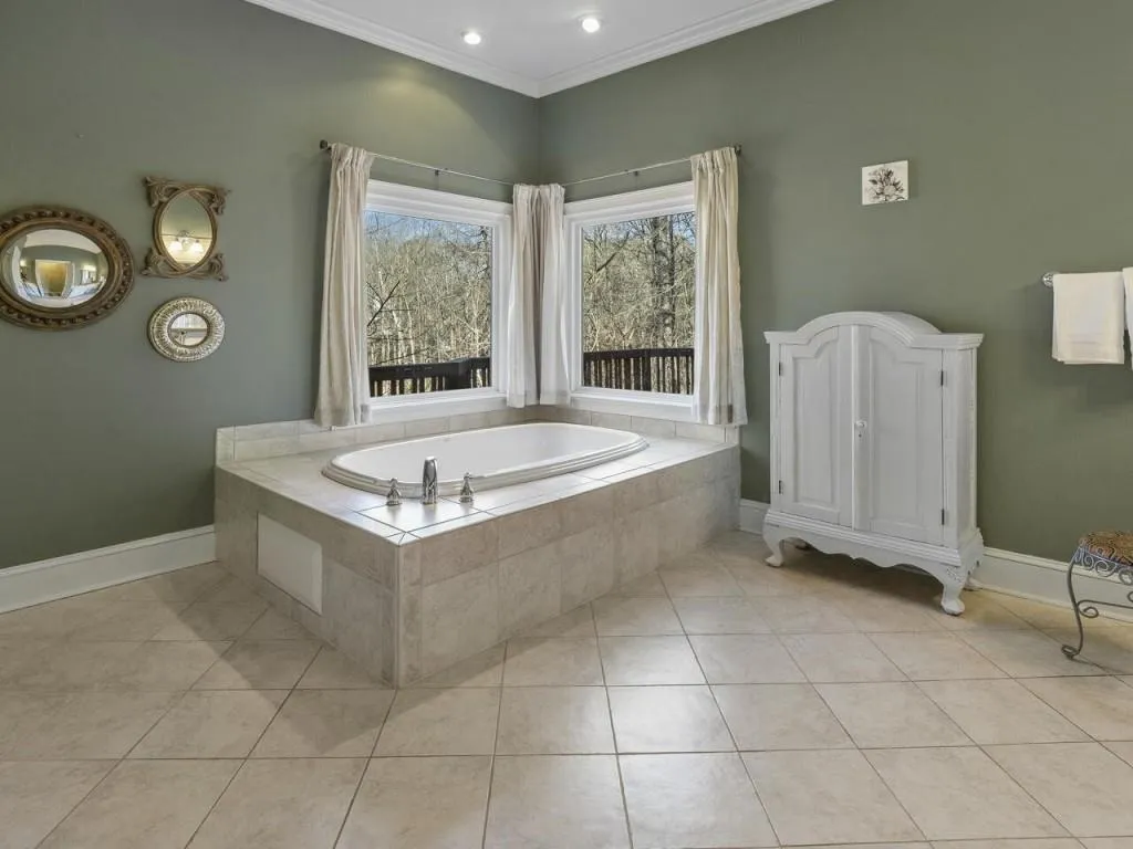 145 Classic Cove, Sandy Springs, Georgia 30350, 5 Bedrooms Bedrooms, ,4 BathroomsBathrooms,Residential,Sold,145 Classic Cove,6850535