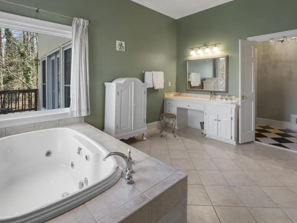145 Classic Cove, Sandy Springs, Georgia 30350, 5 Bedrooms Bedrooms, ,4 BathroomsBathrooms,Residential,Sold,145 Classic Cove,6850535