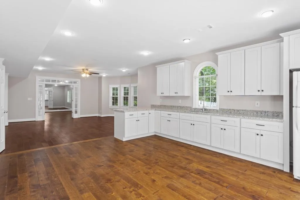 650 Eaton Place, Sandy Springs, Georgia 30350, 5 Bedrooms Bedrooms, ,4 BathroomsBathrooms,Residential,Sold,650 Eaton Place,7390624