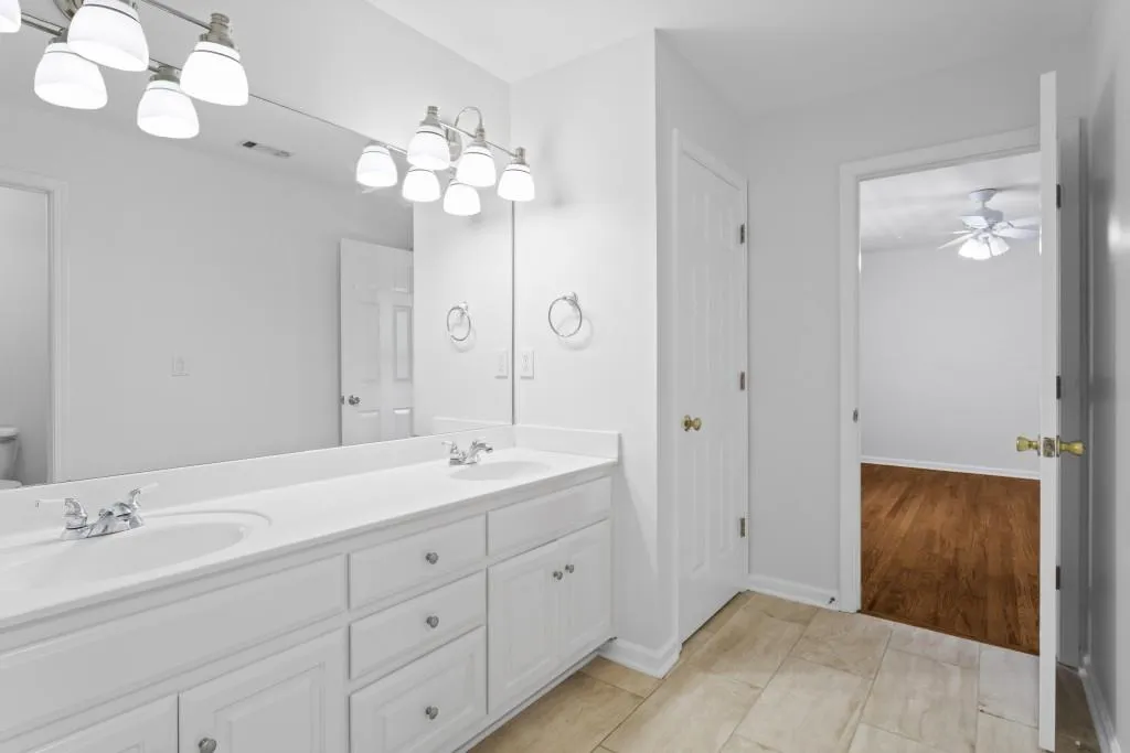 650 Eaton Place, Sandy Springs, Georgia 30350, 5 Bedrooms Bedrooms, ,4 BathroomsBathrooms,Residential,Sold,650 Eaton Place,7390624