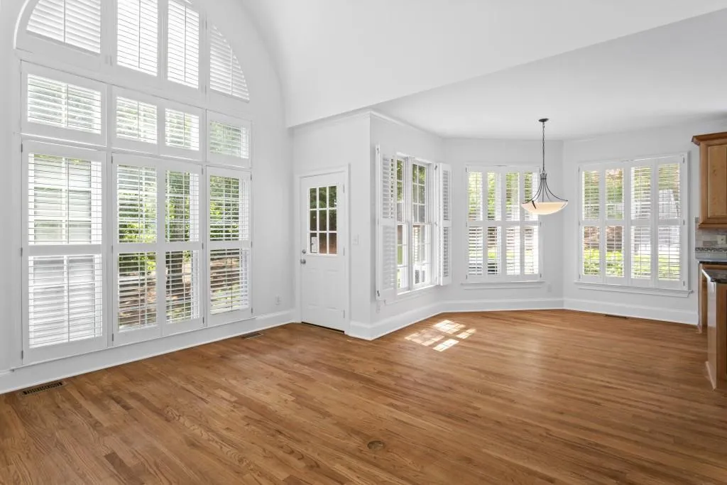 650 Eaton Place, Sandy Springs, Georgia 30350, 5 Bedrooms Bedrooms, ,4 BathroomsBathrooms,Residential,Sold,650 Eaton Place,7390624