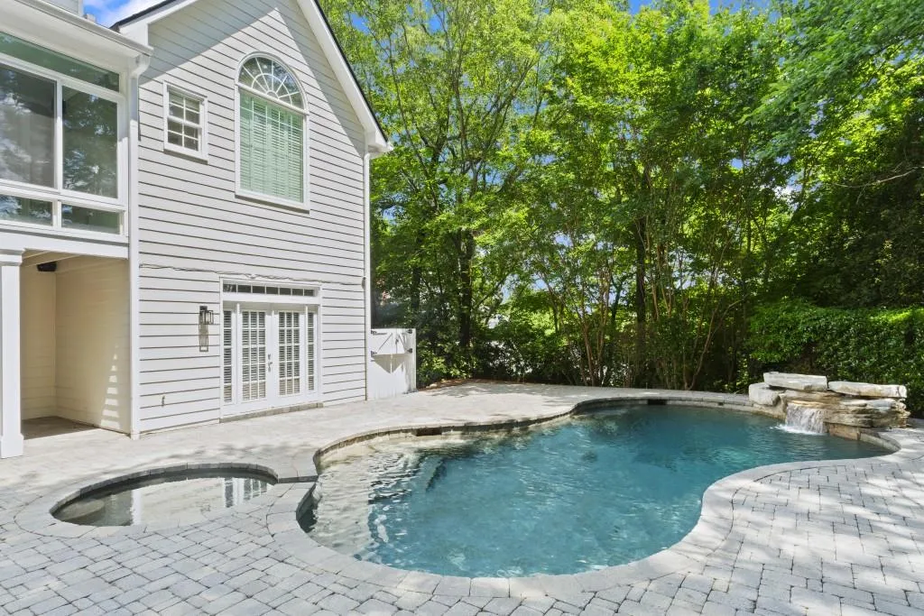 650 Eaton Place, Sandy Springs, Georgia 30350, 5 Bedrooms Bedrooms, ,4 BathroomsBathrooms,Residential,Sold,650 Eaton Place,7390624