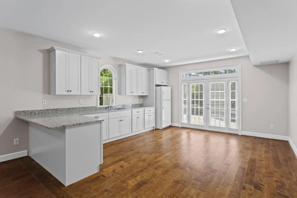 650 Eaton Place, Sandy Springs, Georgia 30350, 5 Bedrooms Bedrooms, ,4 BathroomsBathrooms,Residential,Sold,650 Eaton Place,7390624