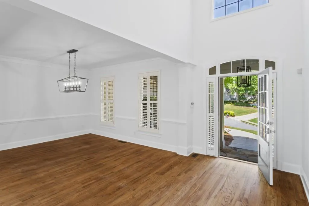 650 Eaton Place, Sandy Springs, Georgia 30350, 5 Bedrooms Bedrooms, ,4 BathroomsBathrooms,Residential,Sold,650 Eaton Place,7390624