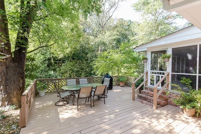 700 Starlight Lane, Atlanta, Georgia 30342, 3 Bedrooms Bedrooms, ,2 BathroomsBathrooms,Residential,Sold,700 Starlight Lane,6123623