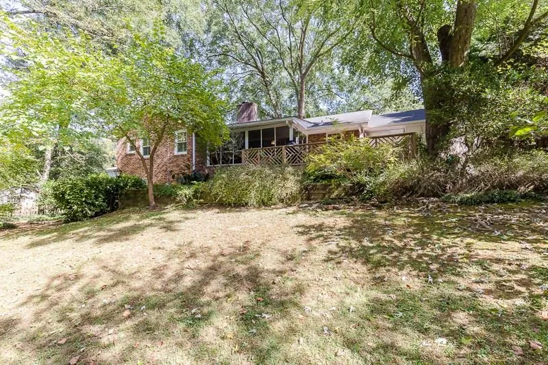 700 Starlight Lane, Atlanta, Georgia 30342, 3 Bedrooms Bedrooms, ,2 BathroomsBathrooms,Residential,Sold,700 Starlight Lane,6123623