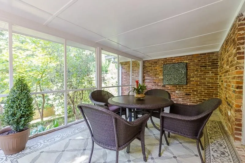 700 Starlight Lane, Atlanta, Georgia 30342, 3 Bedrooms Bedrooms, ,2 BathroomsBathrooms,Residential,Sold,700 Starlight Lane,6123623
