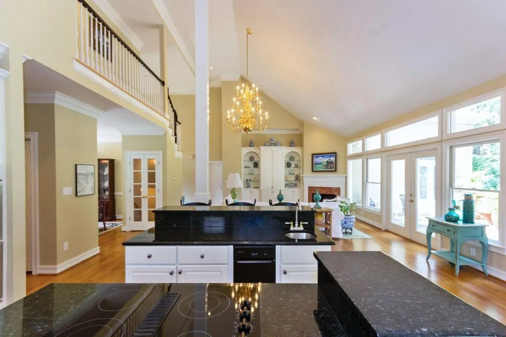 535 Fountain Oaks Way, Sandy Springs, Georgia 30342, 4 Bedrooms Bedrooms, ,3 BathroomsBathrooms,Residential,Sold,535 Fountain Oaks Way,6766009