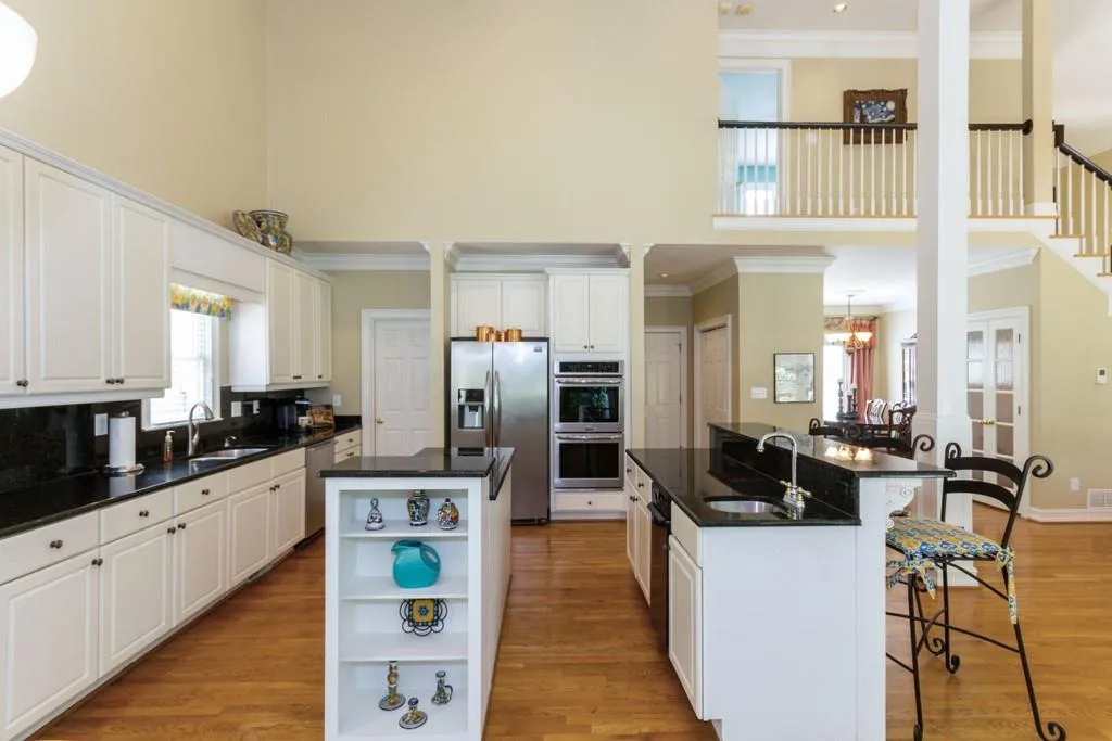 535 Fountain Oaks Way, Sandy Springs, Georgia 30342, 4 Bedrooms Bedrooms, ,3 BathroomsBathrooms,Residential,Sold,535 Fountain Oaks Way,6766009