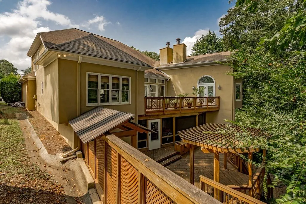 535 Fountain Oaks Way, Sandy Springs, Georgia 30342, 4 Bedrooms Bedrooms, ,3 BathroomsBathrooms,Residential,Sold,535 Fountain Oaks Way,6766009