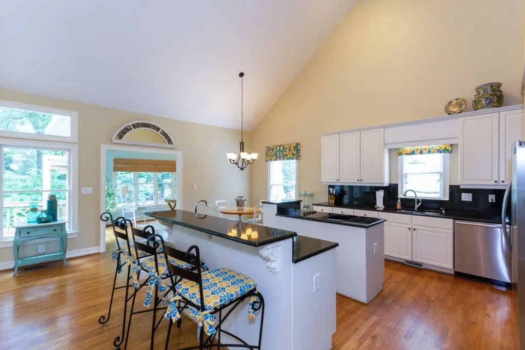 535 Fountain Oaks Way, Sandy Springs, Georgia 30342, 4 Bedrooms Bedrooms, ,3 BathroomsBathrooms,Residential,Sold,535 Fountain Oaks Way,6766009