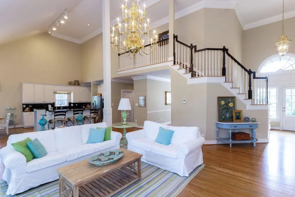 535 Fountain Oaks Way, Sandy Springs, Georgia 30342, 4 Bedrooms Bedrooms, ,3 BathroomsBathrooms,Residential,Sold,535 Fountain Oaks Way,6766009