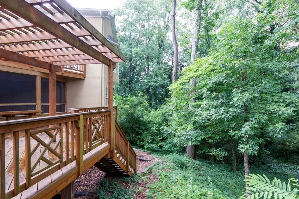 535 Fountain Oaks Way, Sandy Springs, Georgia 30342, 4 Bedrooms Bedrooms, ,3 BathroomsBathrooms,Residential,Sold,535 Fountain Oaks Way,6766009