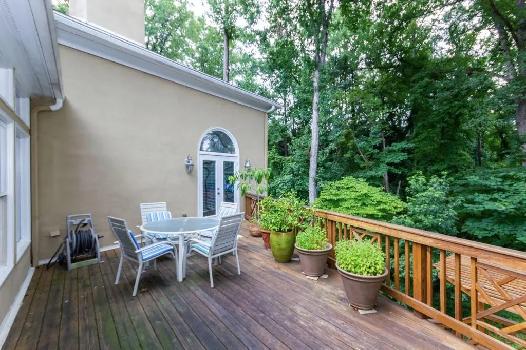 535 Fountain Oaks Way, Sandy Springs, Georgia 30342, 4 Bedrooms Bedrooms, ,3 BathroomsBathrooms,Residential,Sold,535 Fountain Oaks Way,6766009