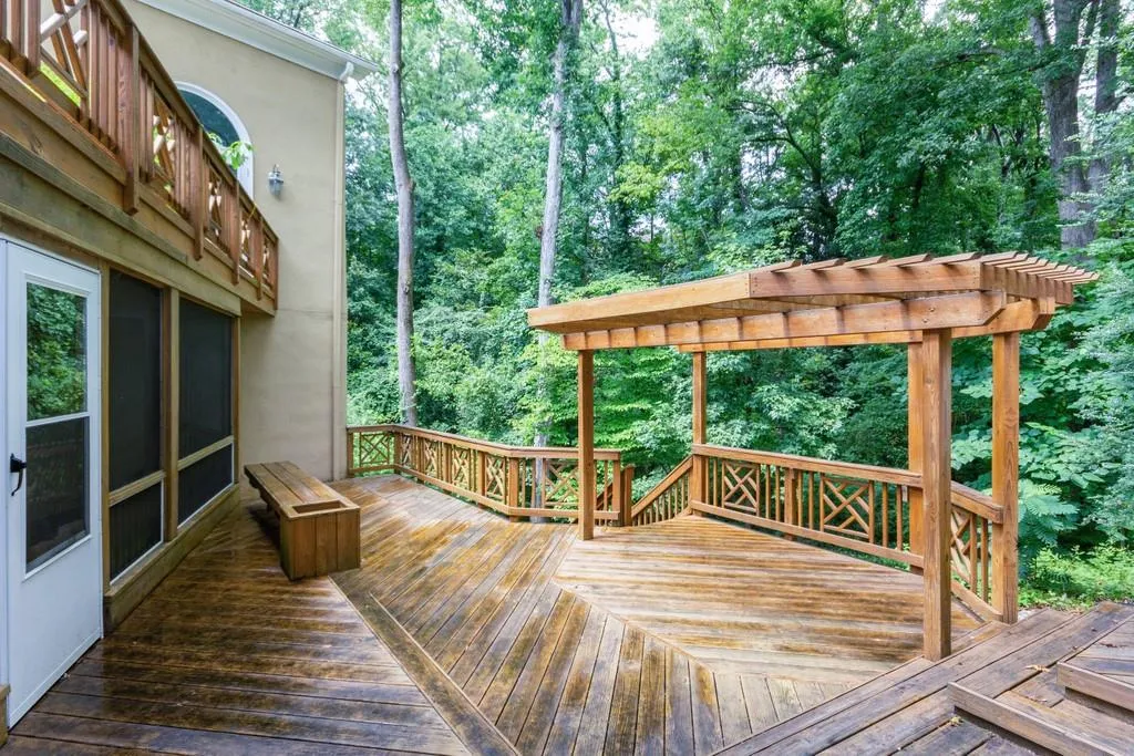 535 Fountain Oaks Way, Sandy Springs, Georgia 30342, 4 Bedrooms Bedrooms, ,3 BathroomsBathrooms,Residential,Sold,535 Fountain Oaks Way,6766009