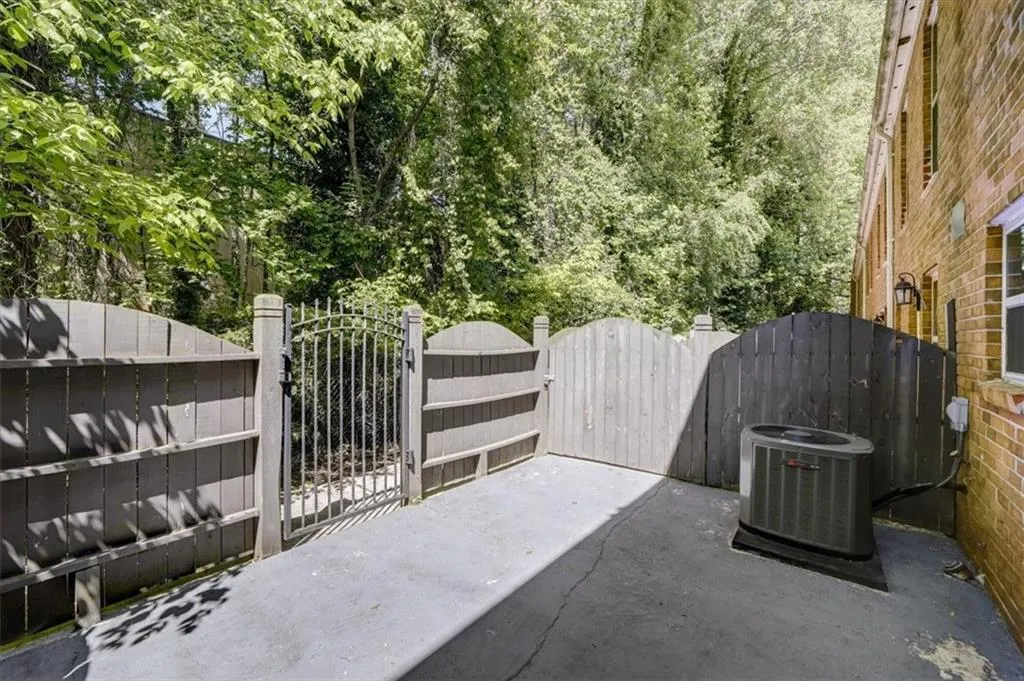 255 Winding River Drive Unit E, Sandy Springs, Georgia 30350, 2 Bedrooms Bedrooms, ,1 BathroomBathrooms,Residential,Sold,255 Winding River Drive Unit E,7212681