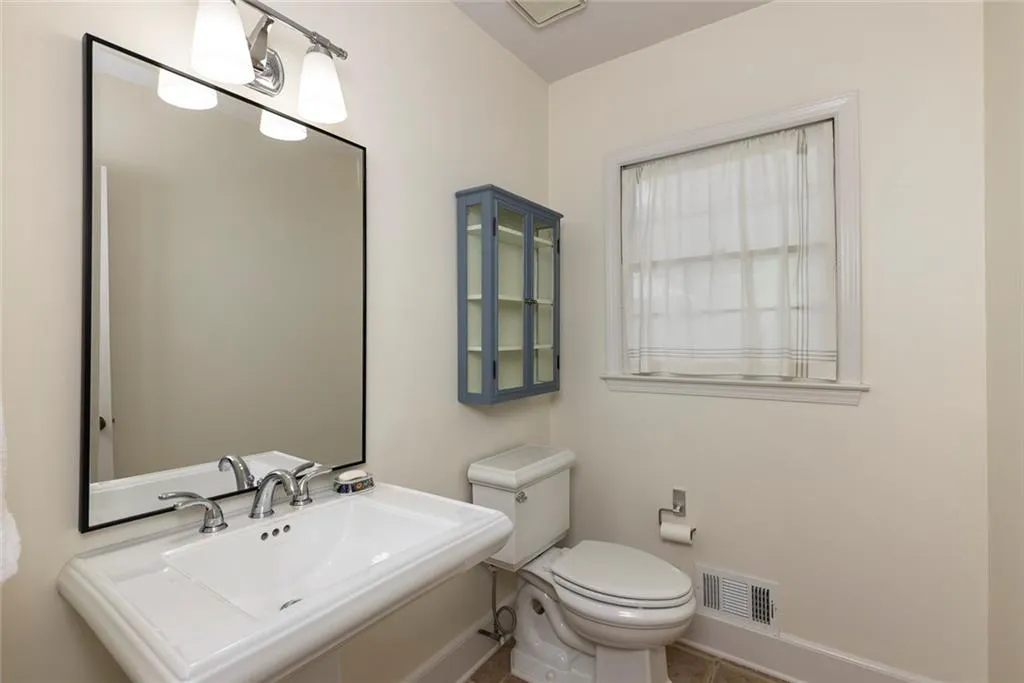 7765 Dunvegan Close, Sandy Springs, Georgia 30350, 4 Bedrooms Bedrooms, ,3 BathroomsBathrooms,Residential,For Sale,7765 Dunvegan Close,7619214