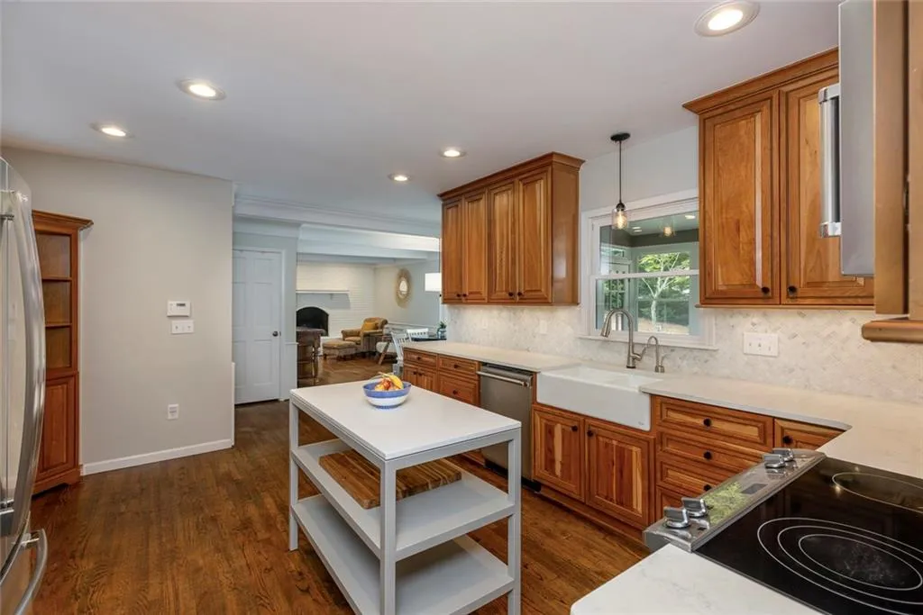 7765 Dunvegan Close, Sandy Springs, Georgia 30350, 4 Bedrooms Bedrooms, ,3 BathroomsBathrooms,Residential,For Sale,7765 Dunvegan Close,7619214