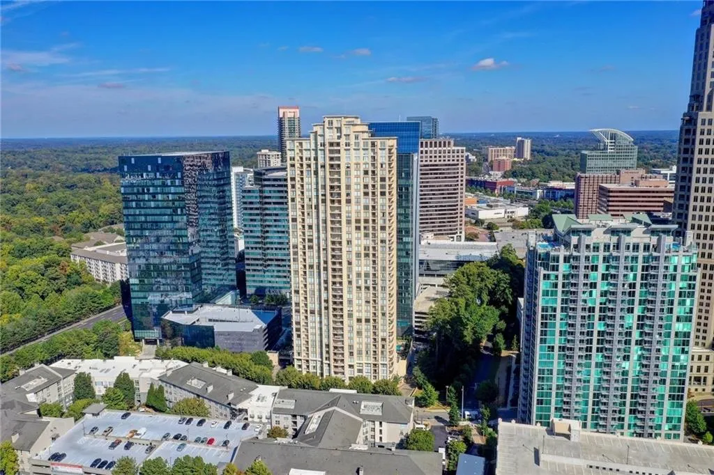 3445 Stratford Road Ne Unit 2106, Atlanta, Georgia 30326, 1 Bedroom Bedrooms, ,1 BathroomBathrooms,Residential,For Sale,3445 Stratford Road Ne Unit 2106,7653776