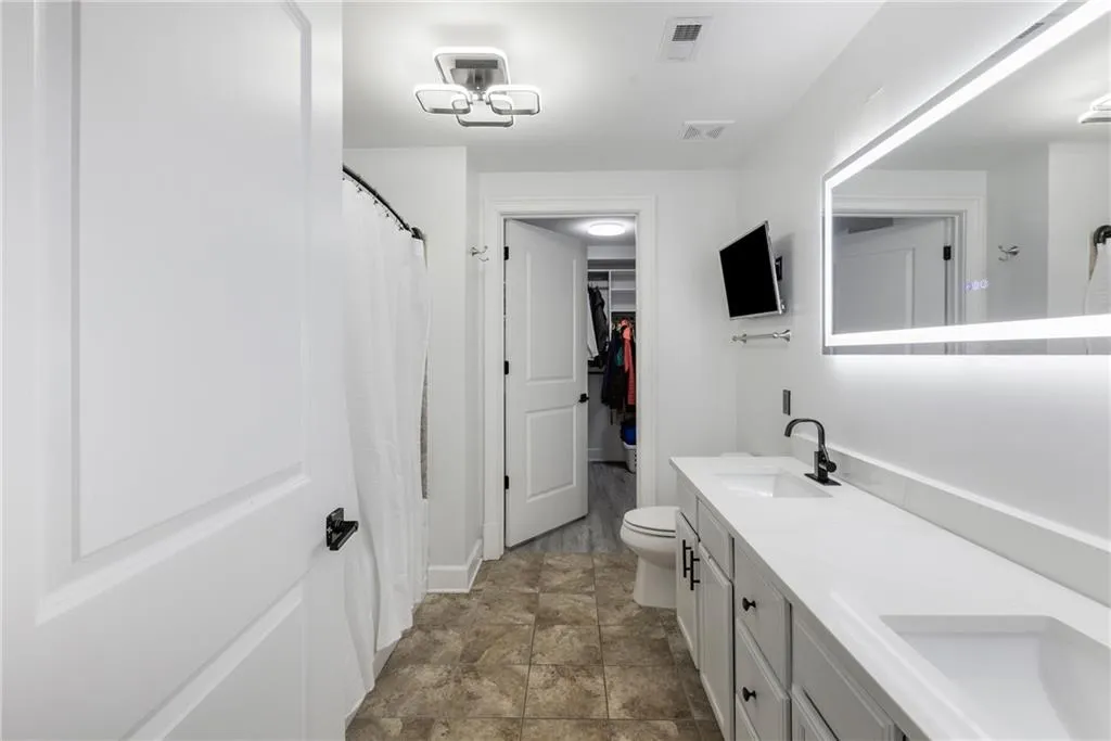 200 River Vista Drive Unit 608, Atlanta, Georgia 30339, 2 Bedrooms Bedrooms, ,2 BathroomsBathrooms,Residential,For Sale,200 River Vista Drive Unit 608,7640421