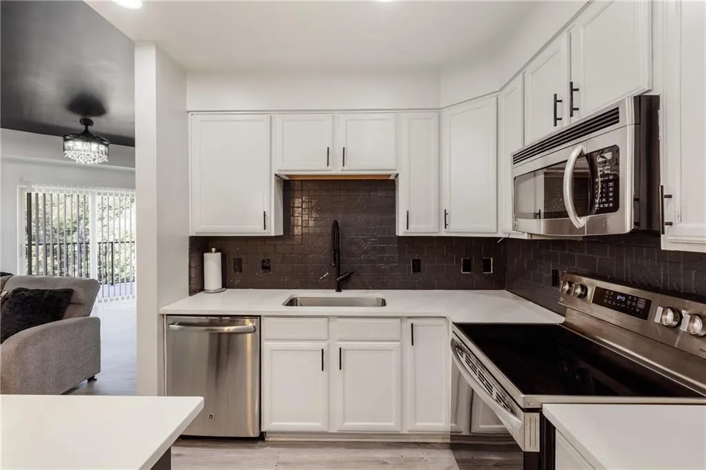 200 River Vista Drive Unit 608, Atlanta, Georgia 30339, 2 Bedrooms Bedrooms, ,2 BathroomsBathrooms,Residential,For Sale,200 River Vista Drive Unit 608,7640421