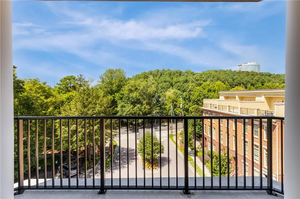 200 River Vista Drive Unit 608, Atlanta, Georgia 30339, 2 Bedrooms Bedrooms, ,2 BathroomsBathrooms,Residential,For Sale,200 River Vista Drive Unit 608,7640421