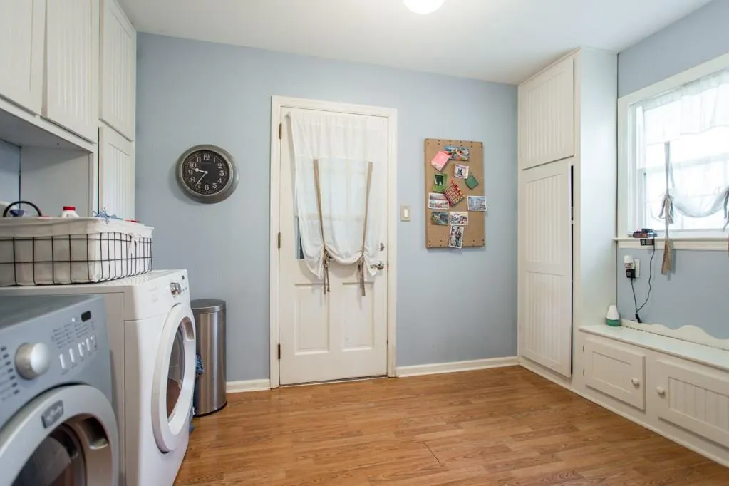 230 Abington Drive, Atlanta, Georgia 30328, 4 Bedrooms Bedrooms, ,3 BathroomsBathrooms,Residential,Sold,230 Abington Drive,5908493