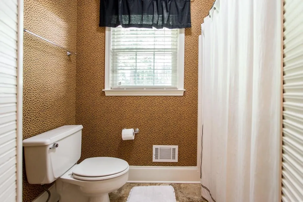 230 Abington Drive, Atlanta, Georgia 30328, 4 Bedrooms Bedrooms, ,3 BathroomsBathrooms,Residential,Sold,230 Abington Drive,5908493