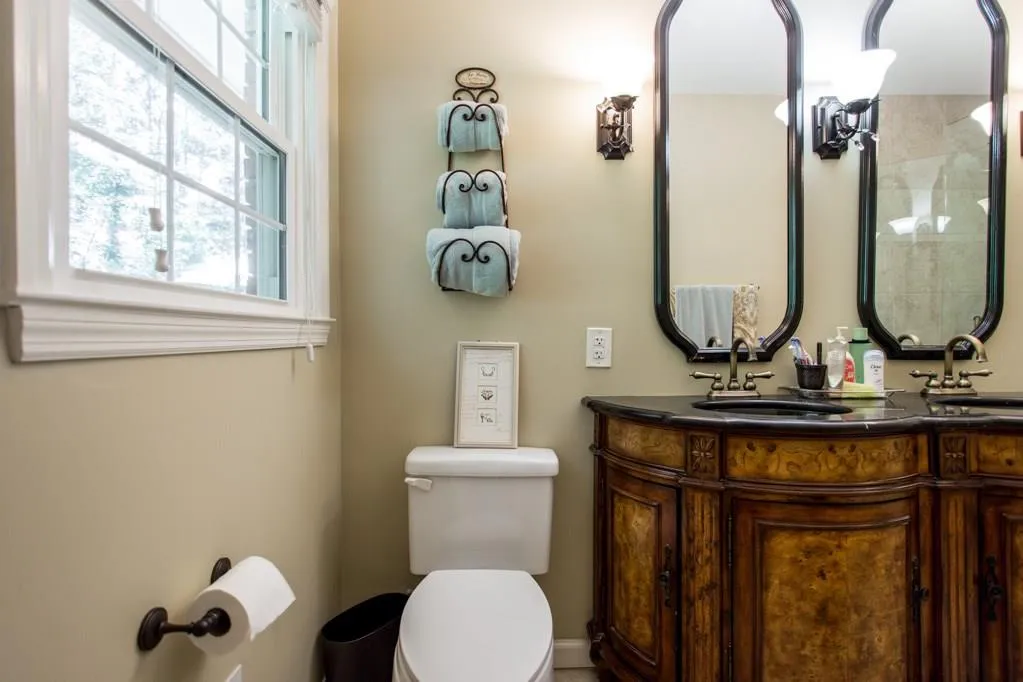 230 Abington Drive, Atlanta, Georgia 30328, 4 Bedrooms Bedrooms, ,3 BathroomsBathrooms,Residential,Sold,230 Abington Drive,5908493