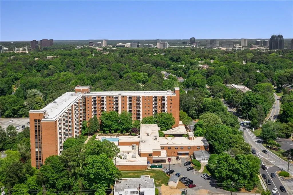 300 Johnson Ferry Road Ne Unit B108, Sandy Springs, Georgia 30328, 1 Bedroom Bedrooms, ,1 BathroomBathrooms,Residential,Sold,300 Johnson Ferry Road Ne Unit B108,7044784