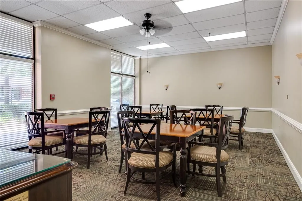 300 Johnson Ferry Road Ne Unit B108, Sandy Springs, Georgia 30328, 1 Bedroom Bedrooms, ,1 BathroomBathrooms,Residential,Sold,300 Johnson Ferry Road Ne Unit B108,7044784