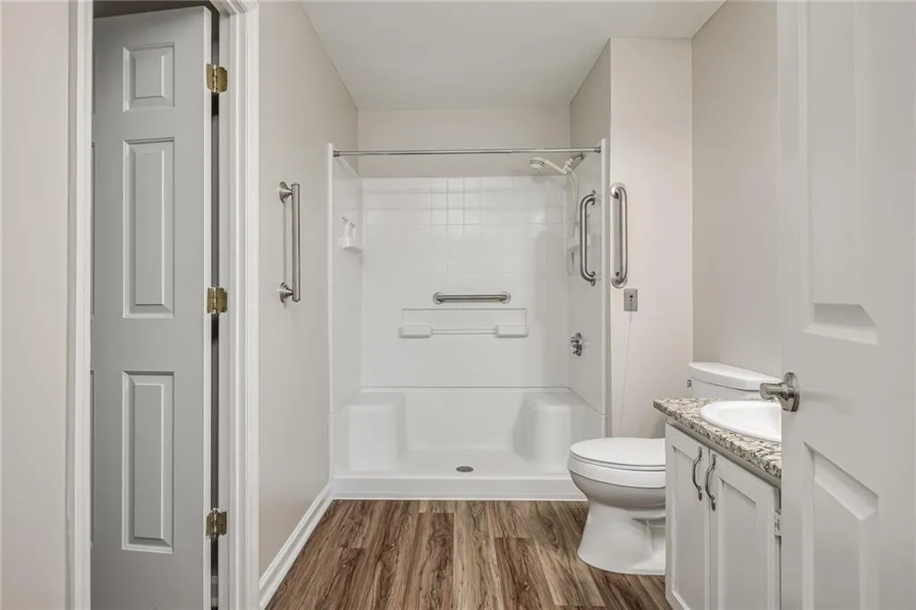 300 Johnson Ferry Road Ne Unit B108, Sandy Springs, Georgia 30328, 1 Bedroom Bedrooms, ,1 BathroomBathrooms,Residential,Sold,300 Johnson Ferry Road Ne Unit B108,7044784