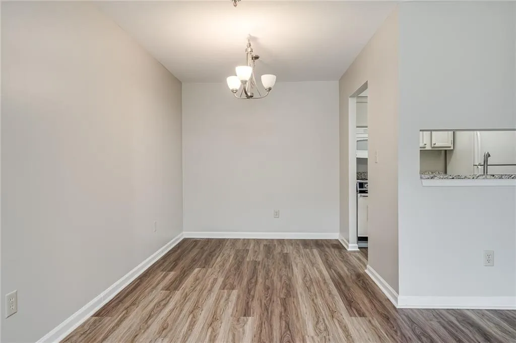 300 Johnson Ferry Road Ne Unit B108, Sandy Springs, Georgia 30328, 1 Bedroom Bedrooms, ,1 BathroomBathrooms,Residential,Sold,300 Johnson Ferry Road Ne Unit B108,7044784