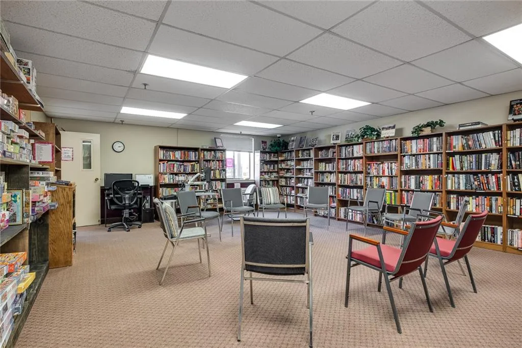 300 Johnson Ferry Road Ne Unit B108, Sandy Springs, Georgia 30328, 1 Bedroom Bedrooms, ,1 BathroomBathrooms,Residential,Sold,300 Johnson Ferry Road Ne Unit B108,7044784