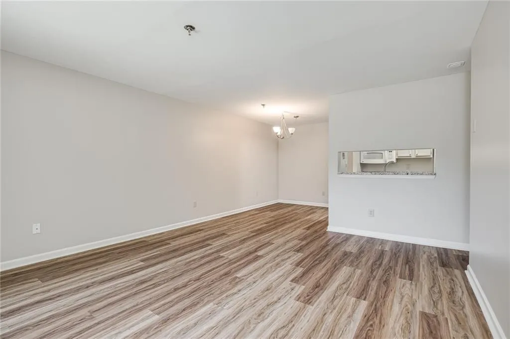 300 Johnson Ferry Road Ne Unit B108, Sandy Springs, Georgia 30328, 1 Bedroom Bedrooms, ,1 BathroomBathrooms,Residential,Sold,300 Johnson Ferry Road Ne Unit B108,7044784