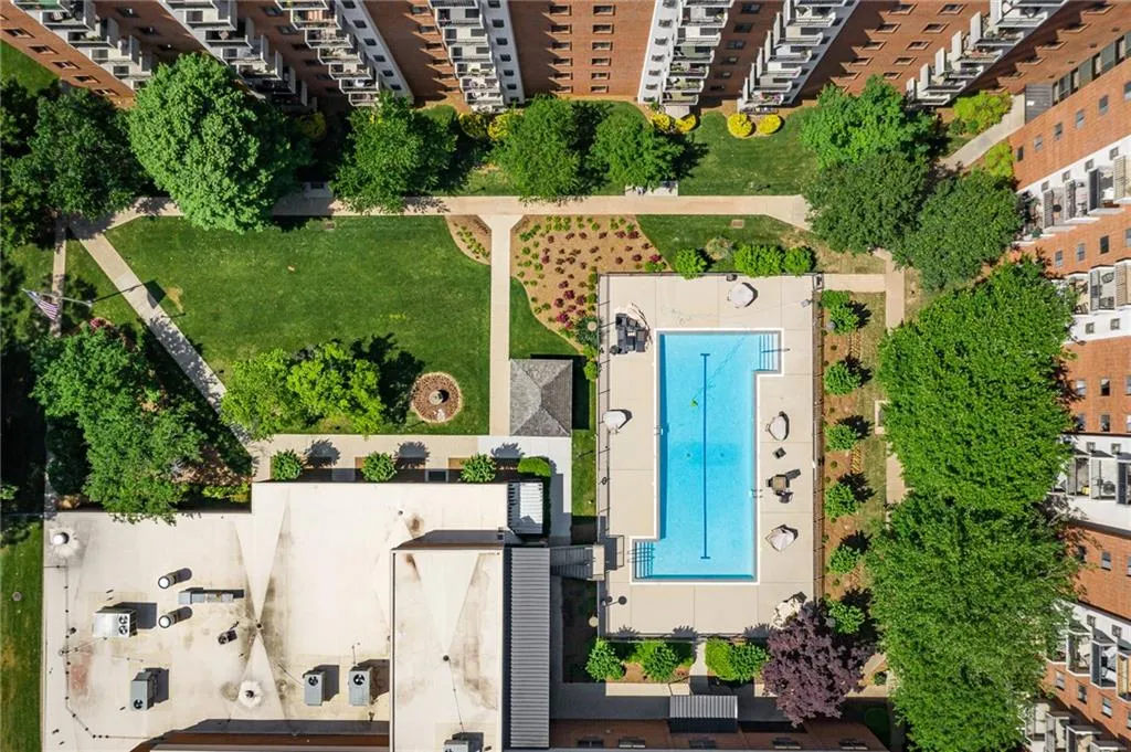 300 Johnson Ferry Road Ne Unit B108, Sandy Springs, Georgia 30328, 1 Bedroom Bedrooms, ,1 BathroomBathrooms,Residential,Sold,300 Johnson Ferry Road Ne Unit B108,7044784