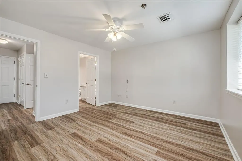 300 Johnson Ferry Road Ne Unit B108, Sandy Springs, Georgia 30328, 1 Bedroom Bedrooms, ,1 BathroomBathrooms,Residential,Sold,300 Johnson Ferry Road Ne Unit B108,7044784