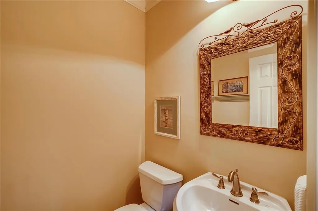 101 Chemin De Vie, Sandy Springs, Georgia 30342, 3 Bedrooms Bedrooms, ,3 BathroomsBathrooms,Residential,Sold,101 Chemin De Vie,6814365