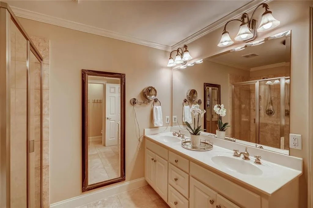 101 Chemin De Vie, Sandy Springs, Georgia 30342, 3 Bedrooms Bedrooms, ,3 BathroomsBathrooms,Residential,Sold,101 Chemin De Vie,6814365