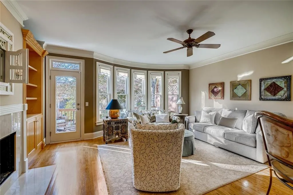 101 Chemin De Vie, Sandy Springs, Georgia 30342, 3 Bedrooms Bedrooms, ,3 BathroomsBathrooms,Residential,Sold,101 Chemin De Vie,6814365