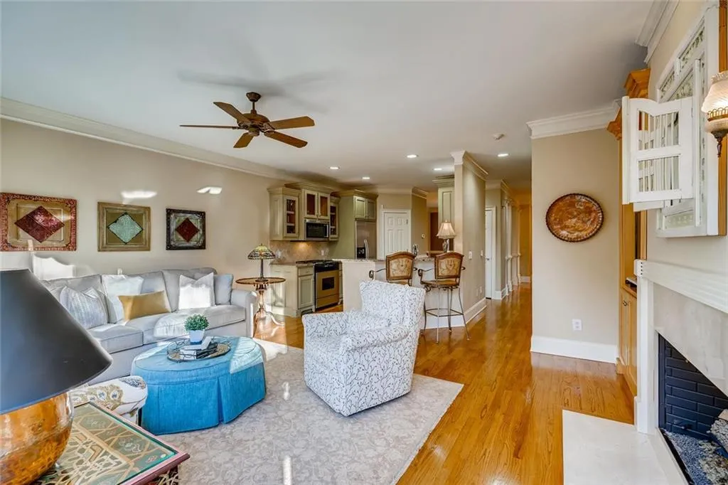 101 Chemin De Vie, Sandy Springs, Georgia 30342, 3 Bedrooms Bedrooms, ,3 BathroomsBathrooms,Residential,Sold,101 Chemin De Vie,6814365