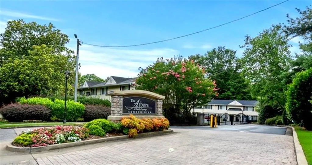 6940 Roswell Road Unit 24b, Sandy Springs, Georgia 30328, 1 Bedroom Bedrooms, ,1 BathroomBathrooms,Residential,Sold,6940 Roswell Road Unit 24b,6913705