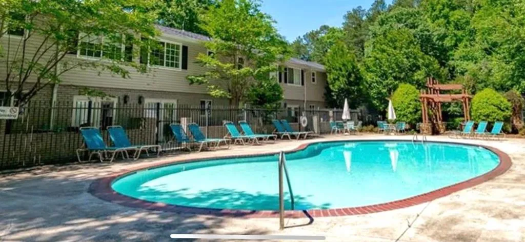 6940 Roswell Road Unit 24b, Sandy Springs, Georgia 30328, 1 Bedroom Bedrooms, ,1 BathroomBathrooms,Residential,Sold,6940 Roswell Road Unit 24b,6913705