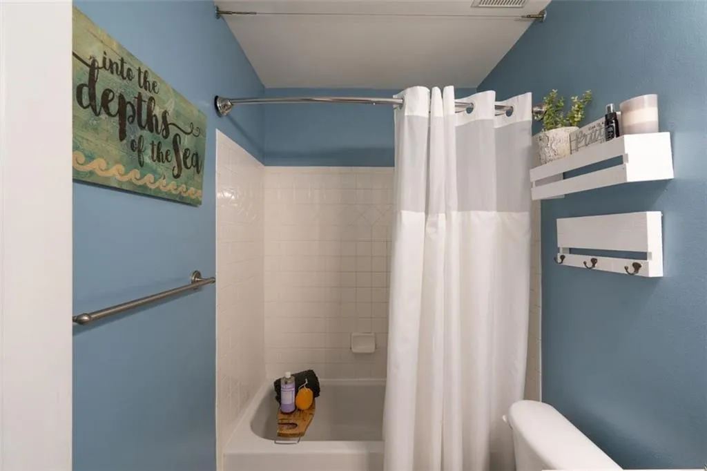 6940 Roswell Road Unit 24b, Sandy Springs, Georgia 30328, 1 Bedroom Bedrooms, ,1 BathroomBathrooms,Residential,Sold,6940 Roswell Road Unit 24b,6913705