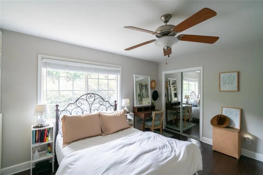 6940 Roswell Road Unit 24b, Sandy Springs, Georgia 30328, 1 Bedroom Bedrooms, ,1 BathroomBathrooms,Residential,Sold,6940 Roswell Road Unit 24b,6913705