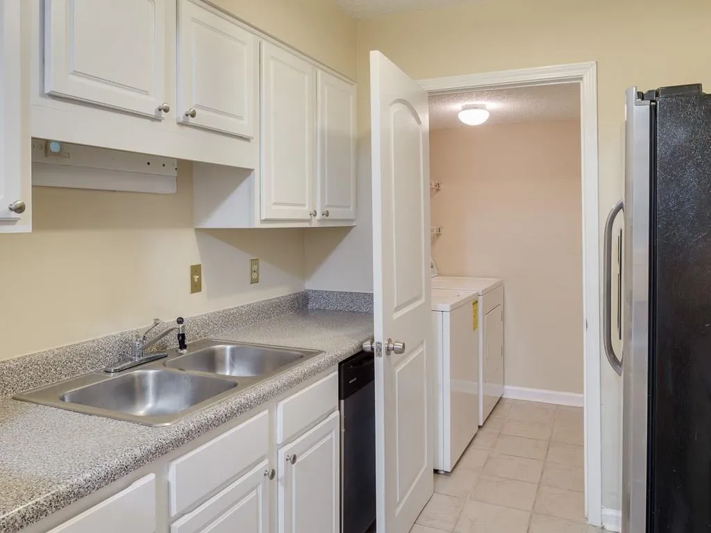 1805 Wingate Way, Sandy Springs, Georgia 30350, 2 Bedrooms Bedrooms, ,2 BathroomsBathrooms,Residential,Sold,1805 Wingate Way,5792053