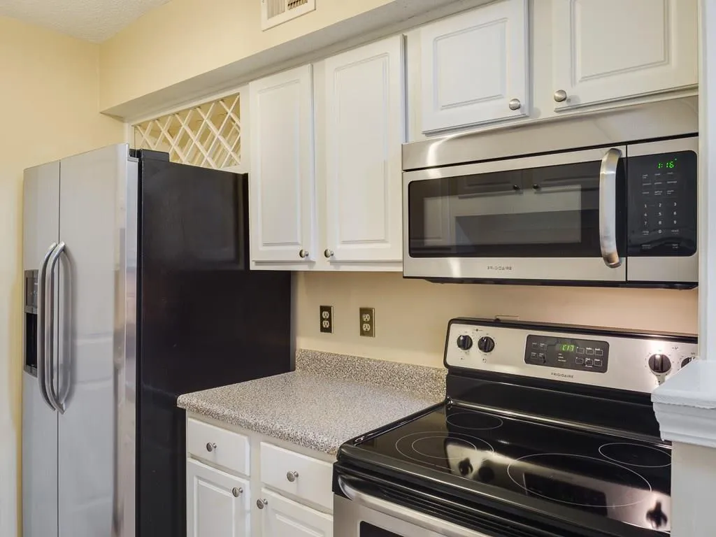 1805 Wingate Way, Sandy Springs, Georgia 30350, 2 Bedrooms Bedrooms, ,2 BathroomsBathrooms,Residential,Sold,1805 Wingate Way,5792053